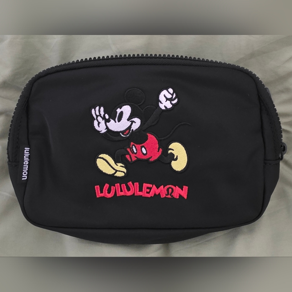 Disney x Lululemon everywhere Belt Bag 1L Mickey in Motion Graphic New